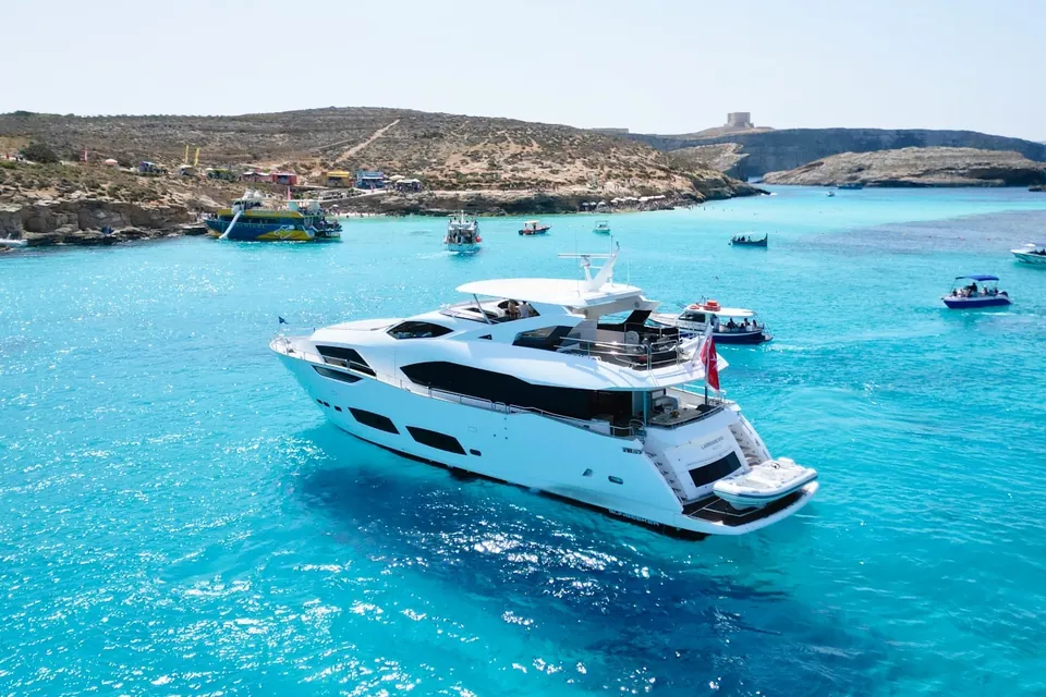 Everdeen, 2018 Sunseeker 95 Yacht, photo 14