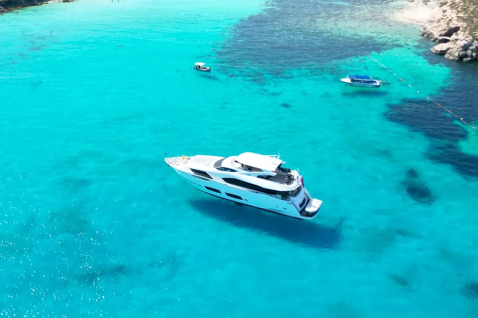 Everdeen, 2018 Sunseeker 95 Yacht, photo 15