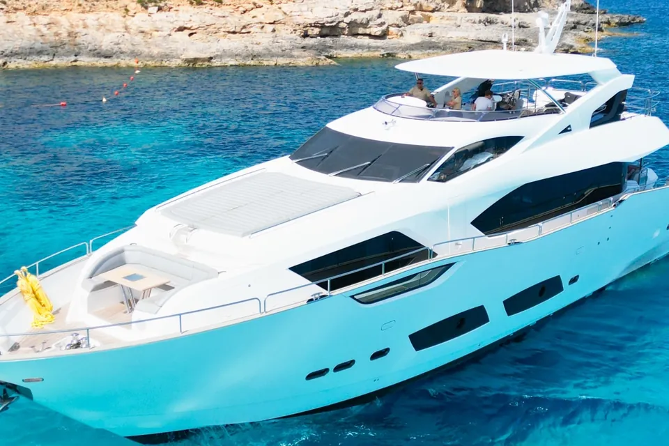 Everdeen, 2018 Sunseeker 95 Yacht, photo 17