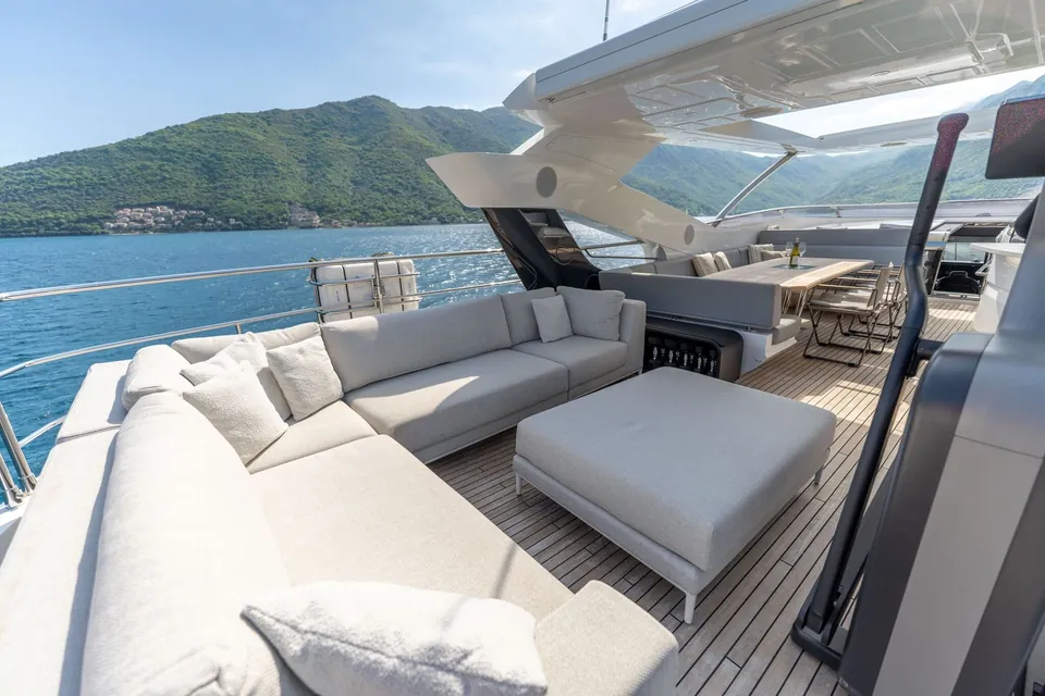 Everdeen, 2018 Sunseeker 95 Yacht, photo 28