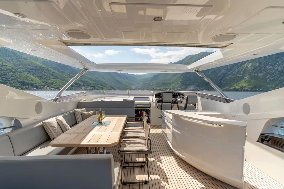 Everdeen, 2018 Sunseeker 95 Yacht, photo 30