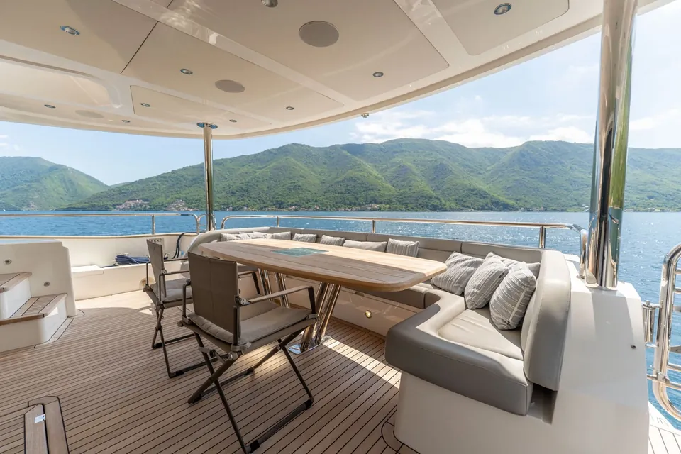 Everdeen, 2018 Sunseeker 95 Yacht, photo 35