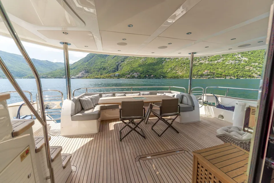 Everdeen, 2018 Sunseeker 95 Yacht, photo 38