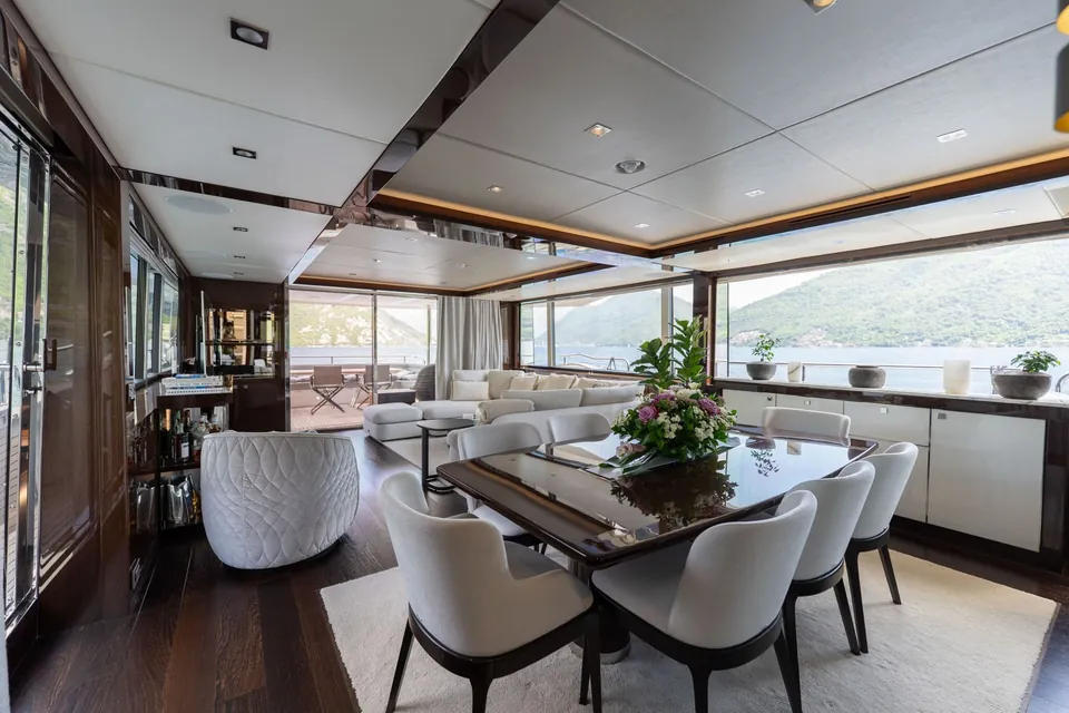 Everdeen, 2018 Sunseeker 95 Yacht, photo 45