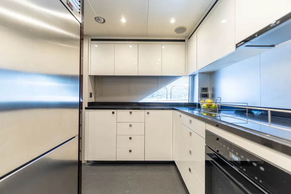 Everdeen, 2018 Sunseeker 95 Yacht, photo 51