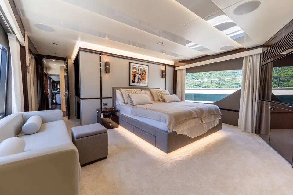 Everdeen, 2018 Sunseeker 95 Yacht, photo 56