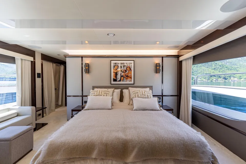 Everdeen, 2018 Sunseeker 95 Yacht, photo 57