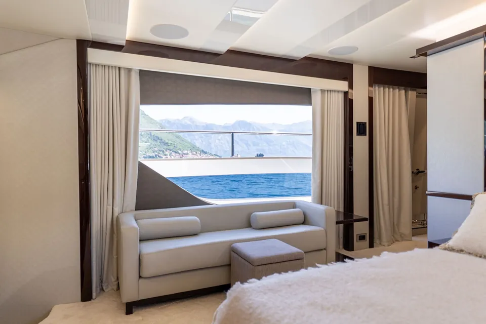 Everdeen, 2018 Sunseeker 95 Yacht, photo 60