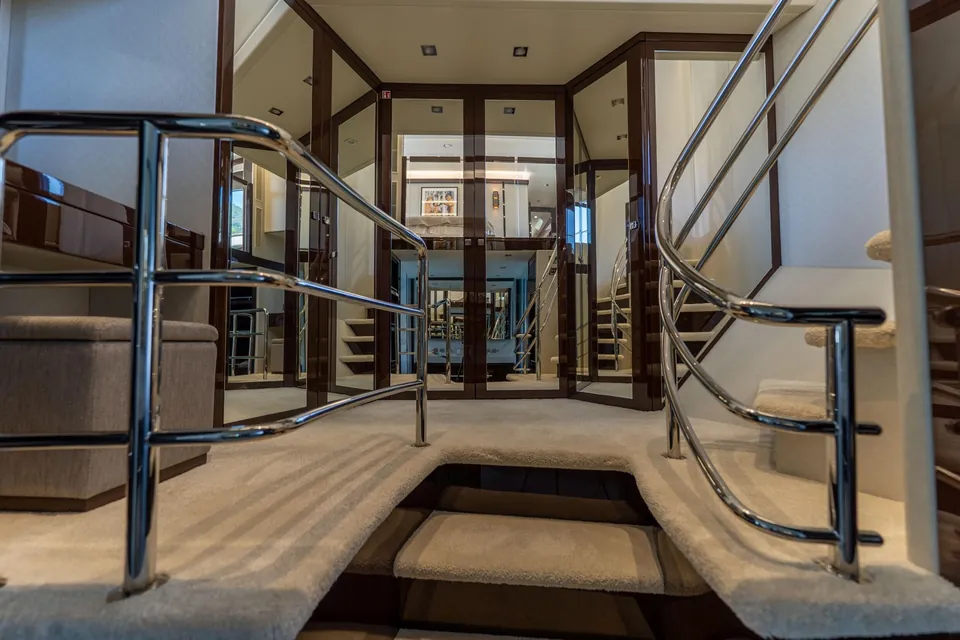 Everdeen, 2018 Sunseeker 95 Yacht, photo 63