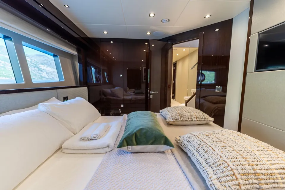 Everdeen, 2018 Sunseeker 95 Yacht, photo 65