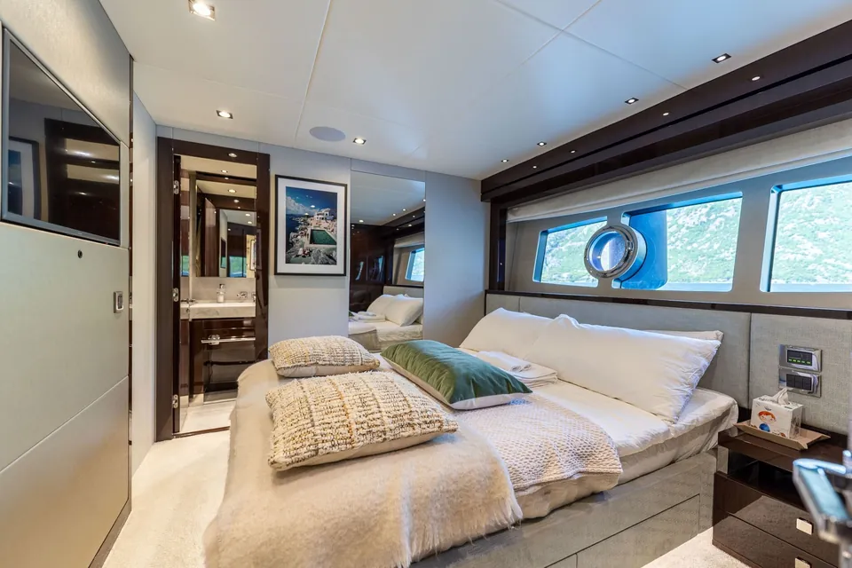 Everdeen, 2018 Sunseeker 95 Yacht, photo 67