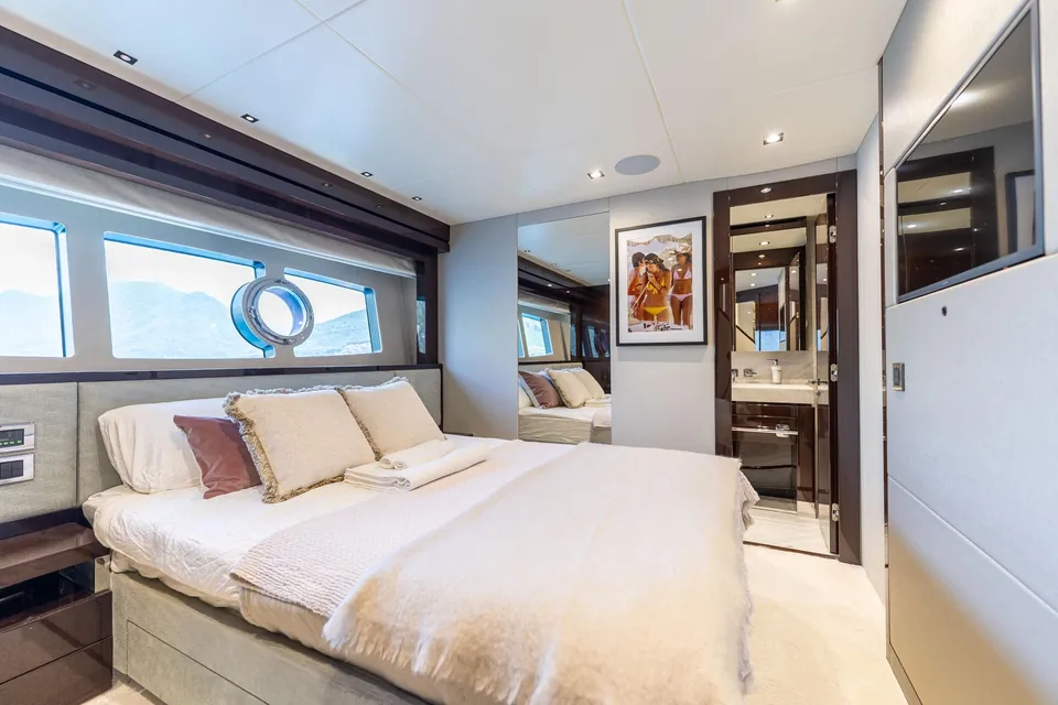 Everdeen, 2018 Sunseeker 95 Yacht, photo 71