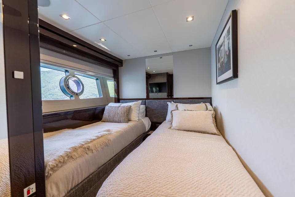 Everdeen, 2018 Sunseeker 95 Yacht, photo 73
