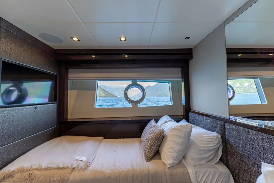 Everdeen, 2018 Sunseeker 95 Yacht, photo 74