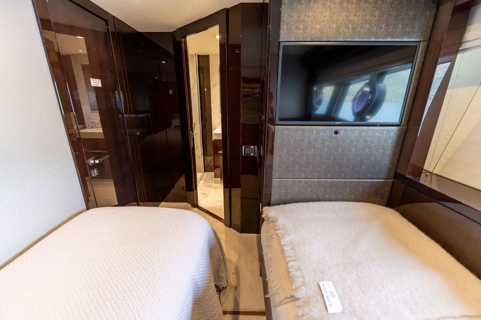 Everdeen, 2018 Sunseeker 95 Yacht, photo 75