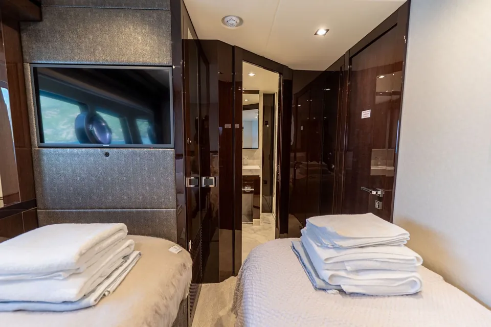 Everdeen, 2018 Sunseeker 95 Yacht, photo 78