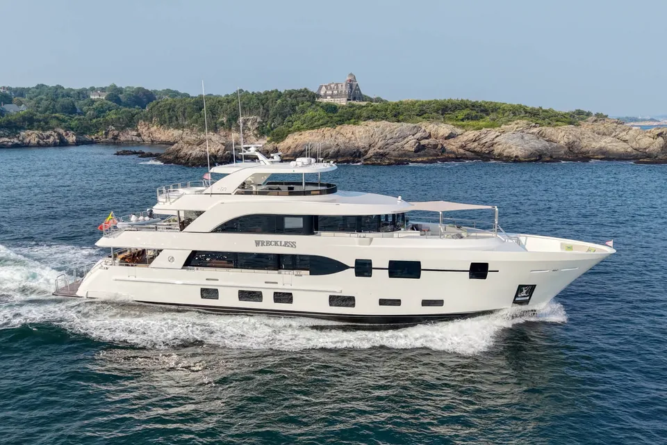 Wreckless, 2017 Ocean Alexander 120 Megayacht, photo 1