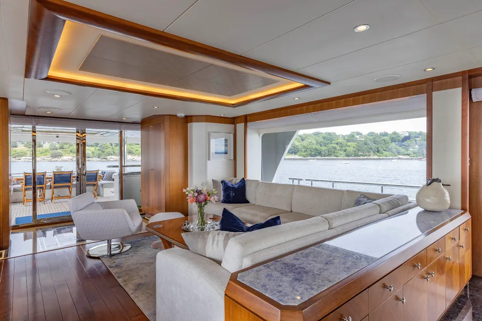 Wreckless, 2017 Ocean Alexander 120 Megayacht, photo 4
