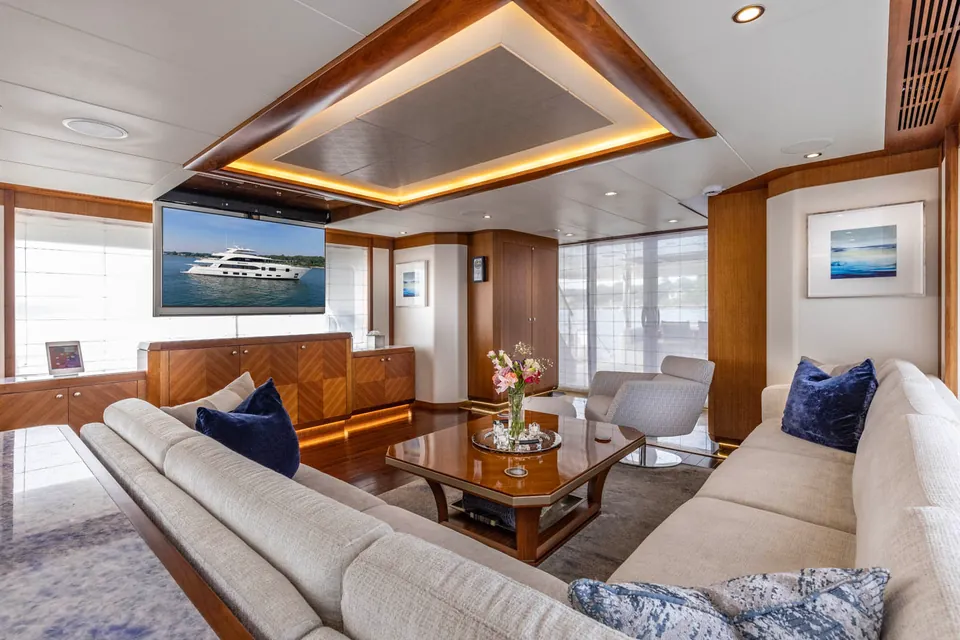 Wreckless, 2017 Ocean Alexander 120 Megayacht, photo 6