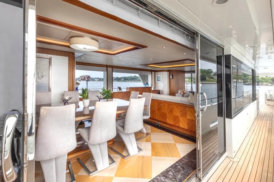 Wreckless, 2017 Ocean Alexander 120 Megayacht, photo 8