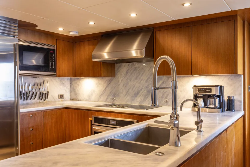 Wreckless, 2017 Ocean Alexander 120 Megayacht, photo 9