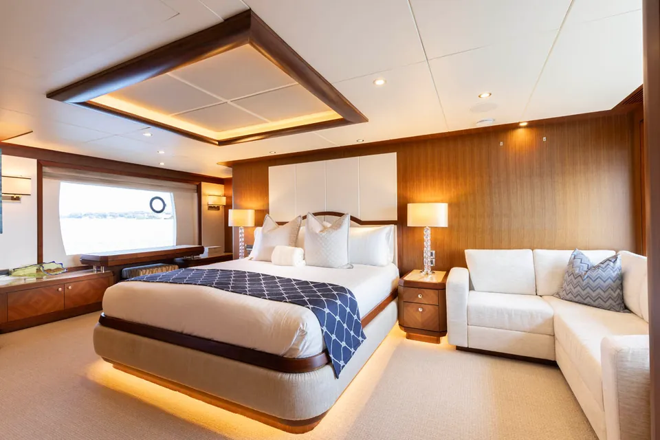 Wreckless, 2017 Ocean Alexander 120 Megayacht, photo 11