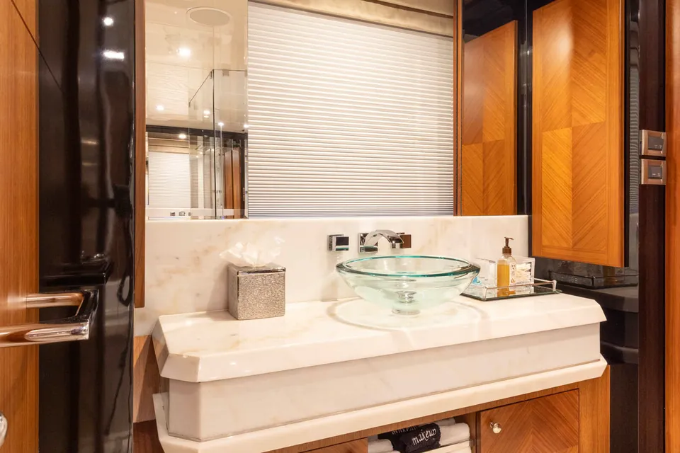 Wreckless, 2017 Ocean Alexander 120 Megayacht, photo 15