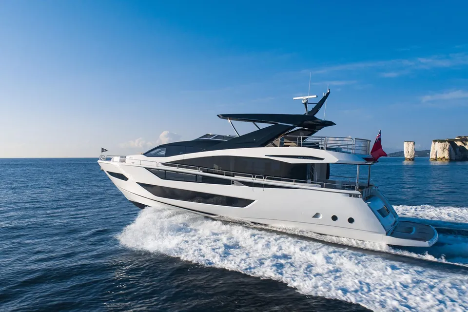 Su, 2022 Sunseeker 88 Yacht, photo 3