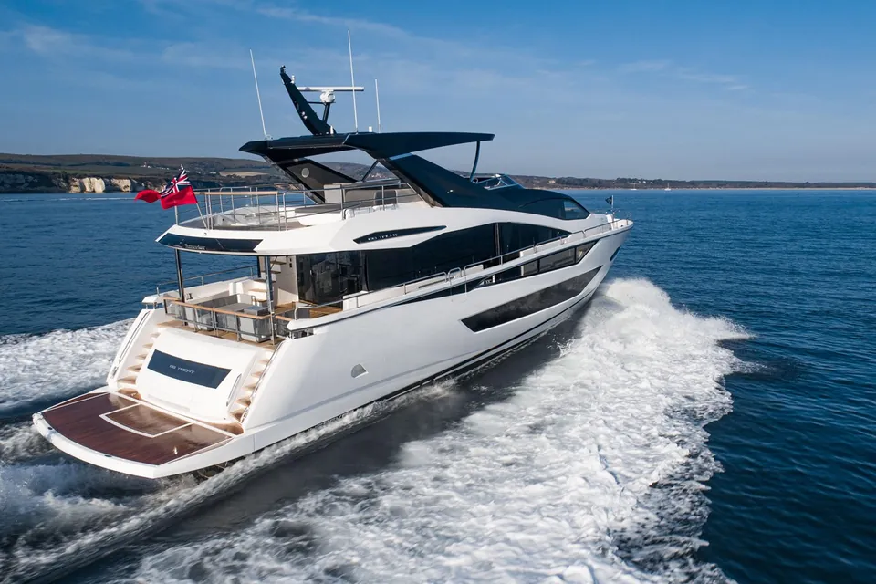 Su, 2022 Sunseeker 88 Yacht, photo 4