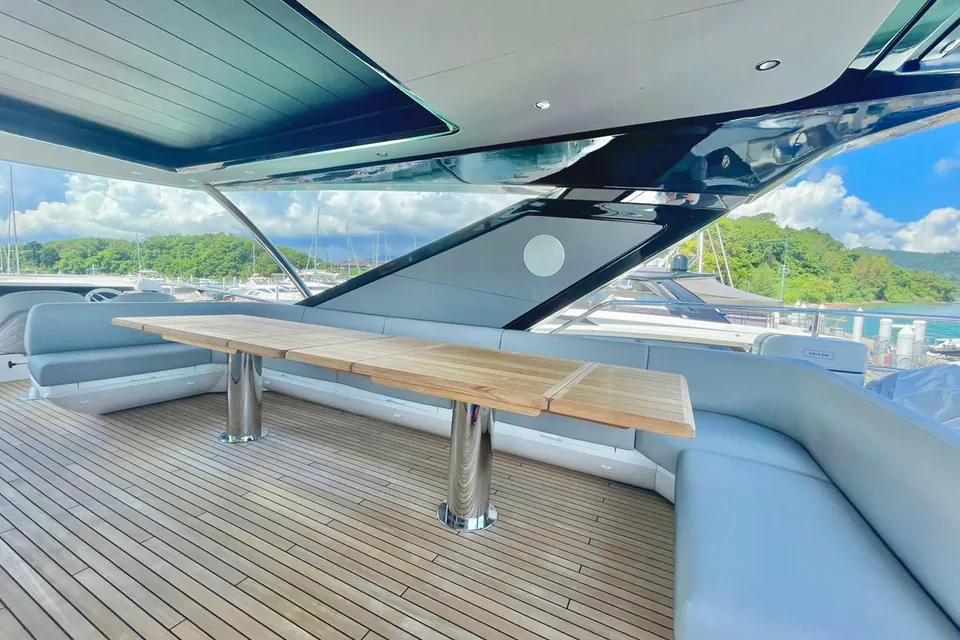 Su, 2022 Sunseeker 88 Yacht, photo 7