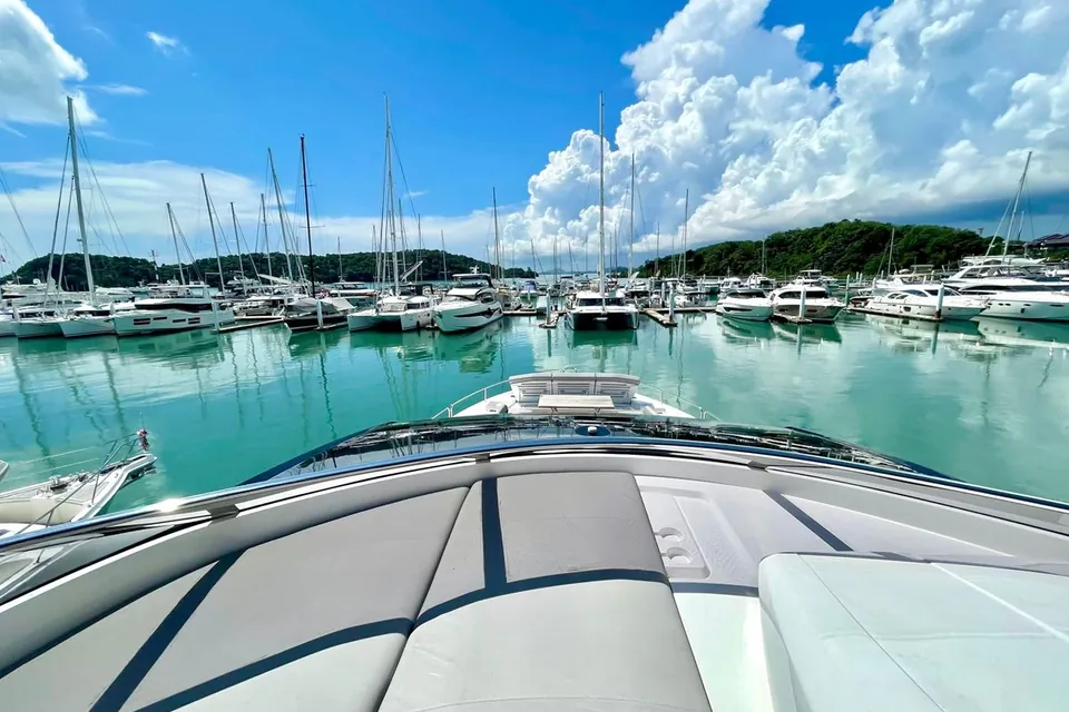 Su, 2022 Sunseeker 88 Yacht, photo 11