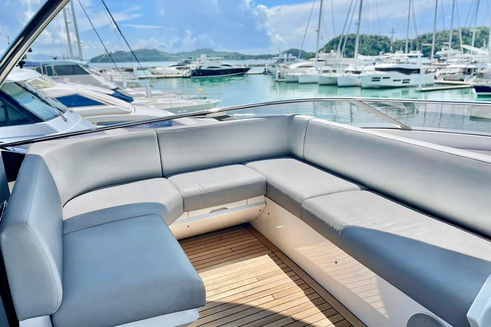 Su, 2022 Sunseeker 88 Yacht, photo 12