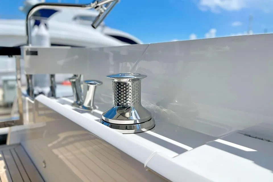 Su, 2022 Sunseeker 88 Yacht, photo 14