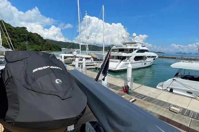 Su, 2022 Sunseeker 88 Yacht, photo 16