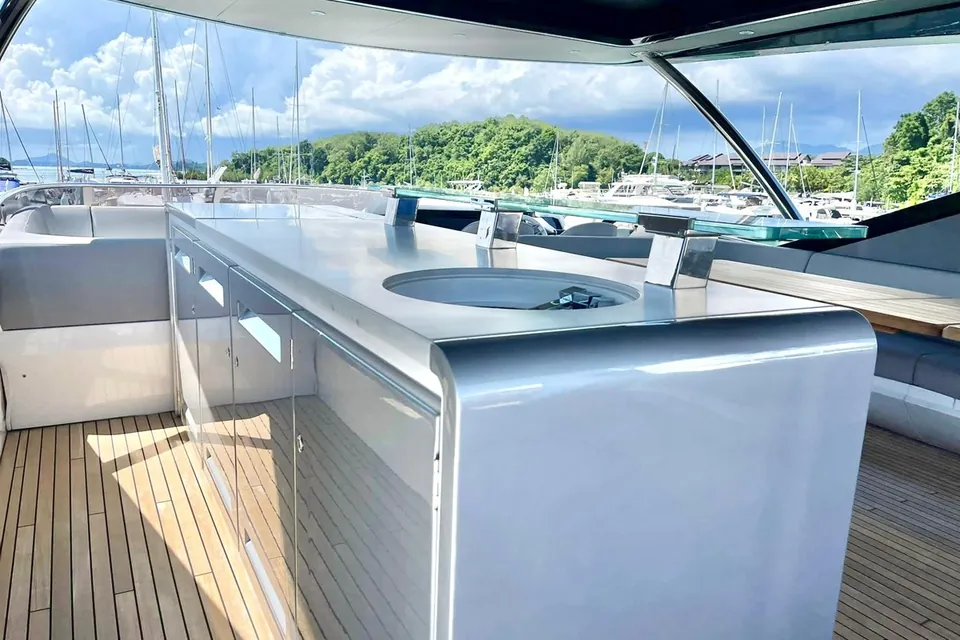 Su, 2022 Sunseeker 88 Yacht, photo 18