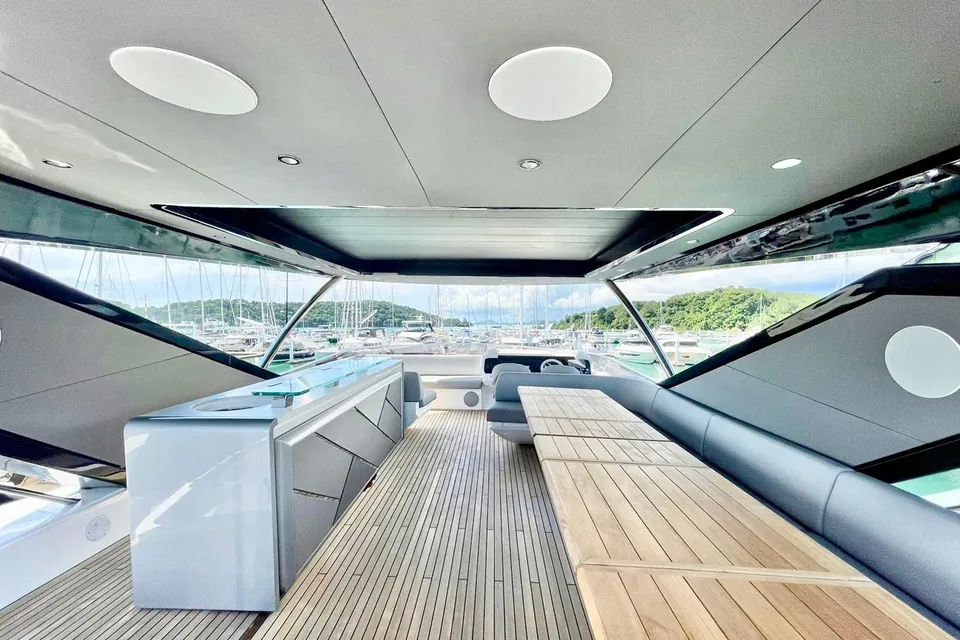 Su, 2022 Sunseeker 88 Yacht, photo 19
