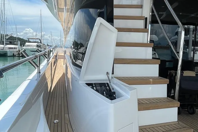 Su, 2022 Sunseeker 88 Yacht, photo 24