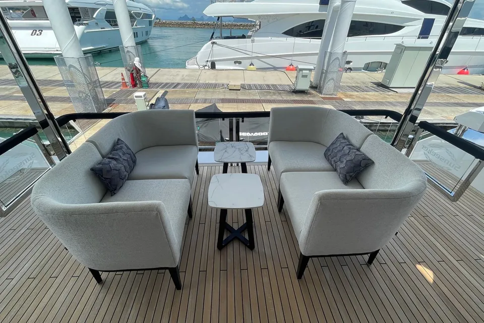 Su, 2022 Sunseeker 88 Yacht, photo 25