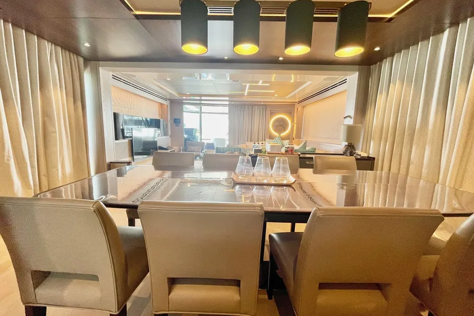 Su, 2022 Sunseeker 88 Yacht, photo 30