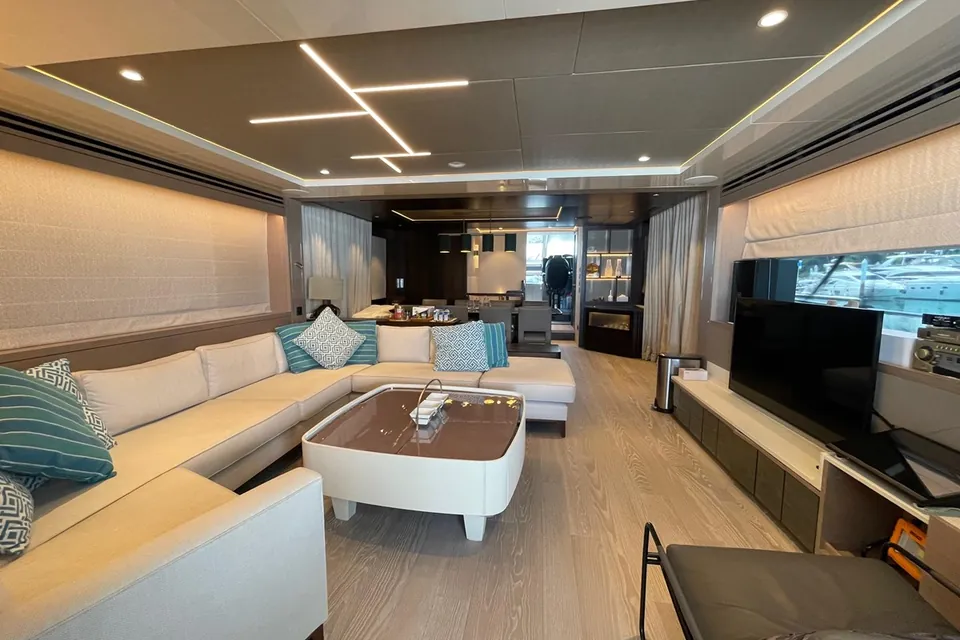 Su, 2022 Sunseeker 88 Yacht, photo 31