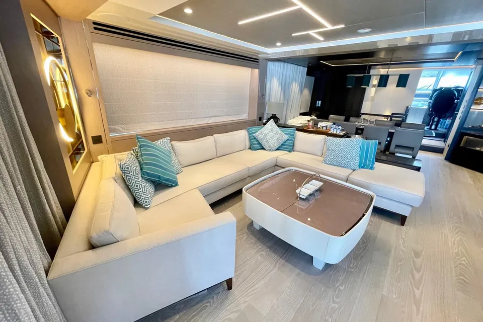 Su, 2022 Sunseeker 88 Yacht, photo 32