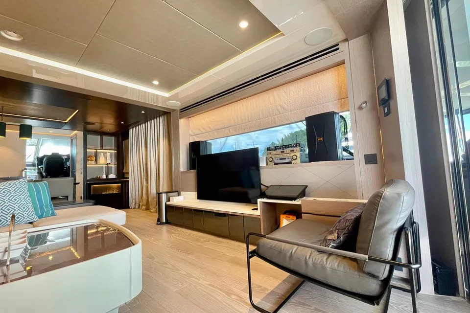 Su, 2022 Sunseeker 88 Yacht, photo 33
