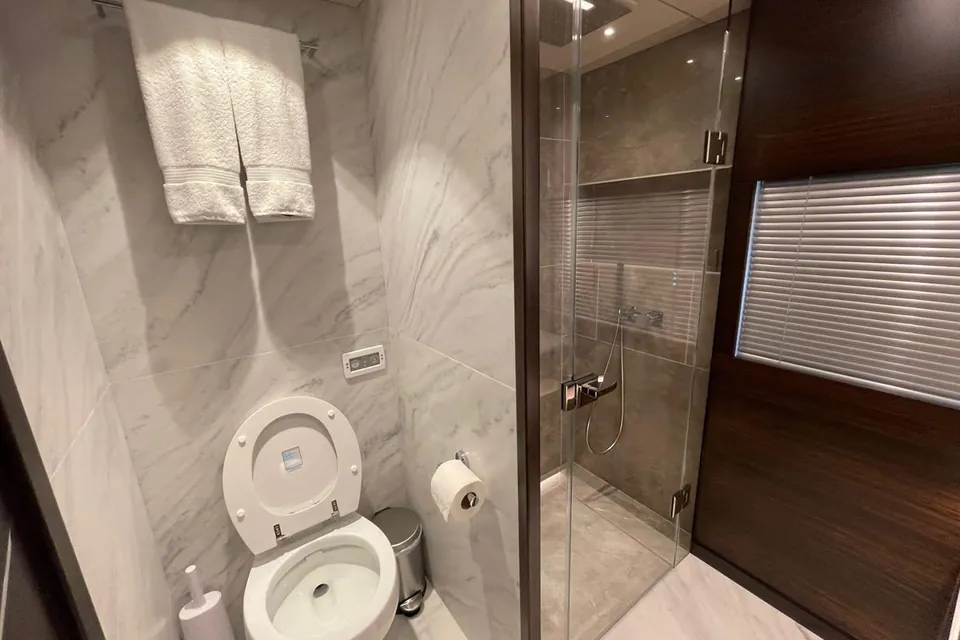 Su, 2022 Sunseeker 88 Yacht, photo 45