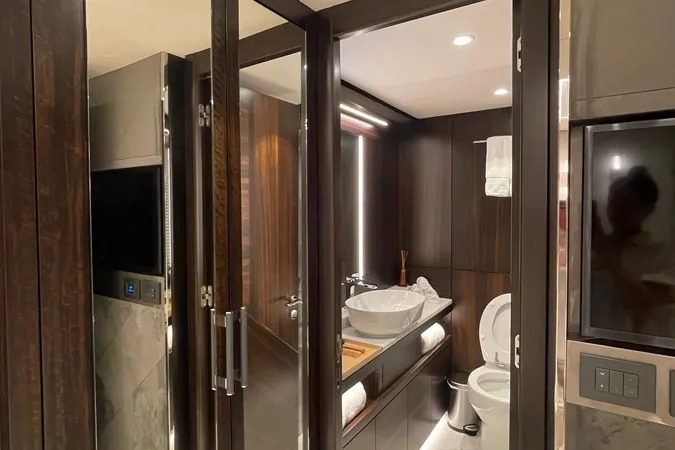 Su, 2022 Sunseeker 88 Yacht, photo 51
