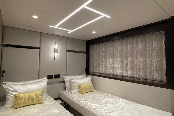 Su, 2022 Sunseeker 88 Yacht, photo 52