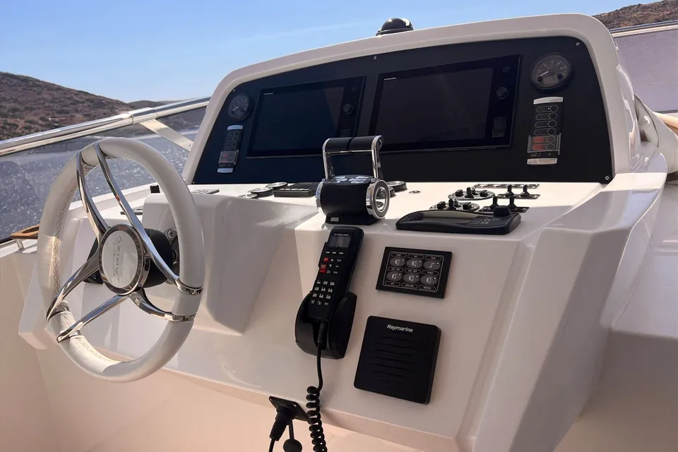 Dagusha, 2020 Azimut Grande 35M, photo 2