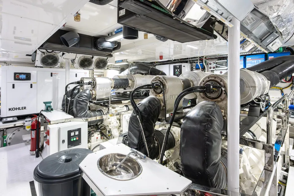 2027 Numarine 40MXP, photo 11