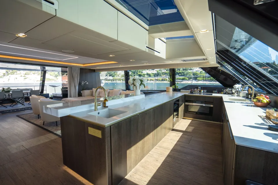 Manta, 2022 Sunreef Yachts 80 Sunreef Power, photo 10