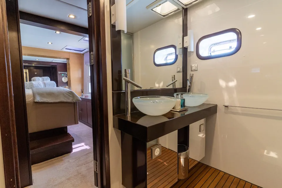 Seazen II, 2008 Sunreef Yachts Sunreef 70, photo 4