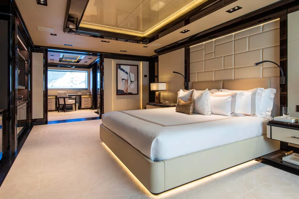 Platinum, 2024 Admiral Custom 78m, photo 9